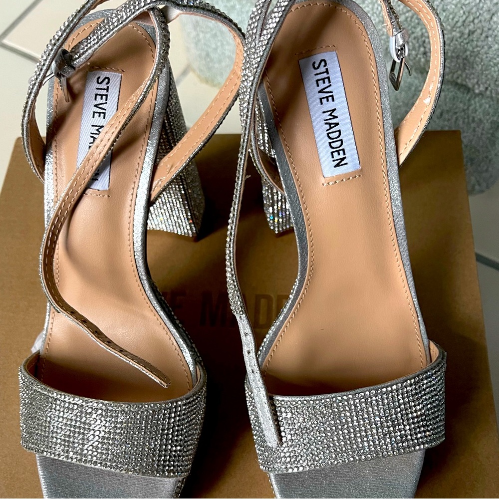 NEW! Gorgeous Steve Madden Rhinestone Shoes - NEW IN BOX!